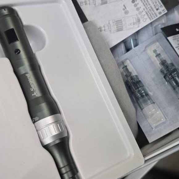 SERGAND Home Use Derma Roller, 0.25mm for Face, Improves Skin Tone & Elasticity - Picture 4 of 5